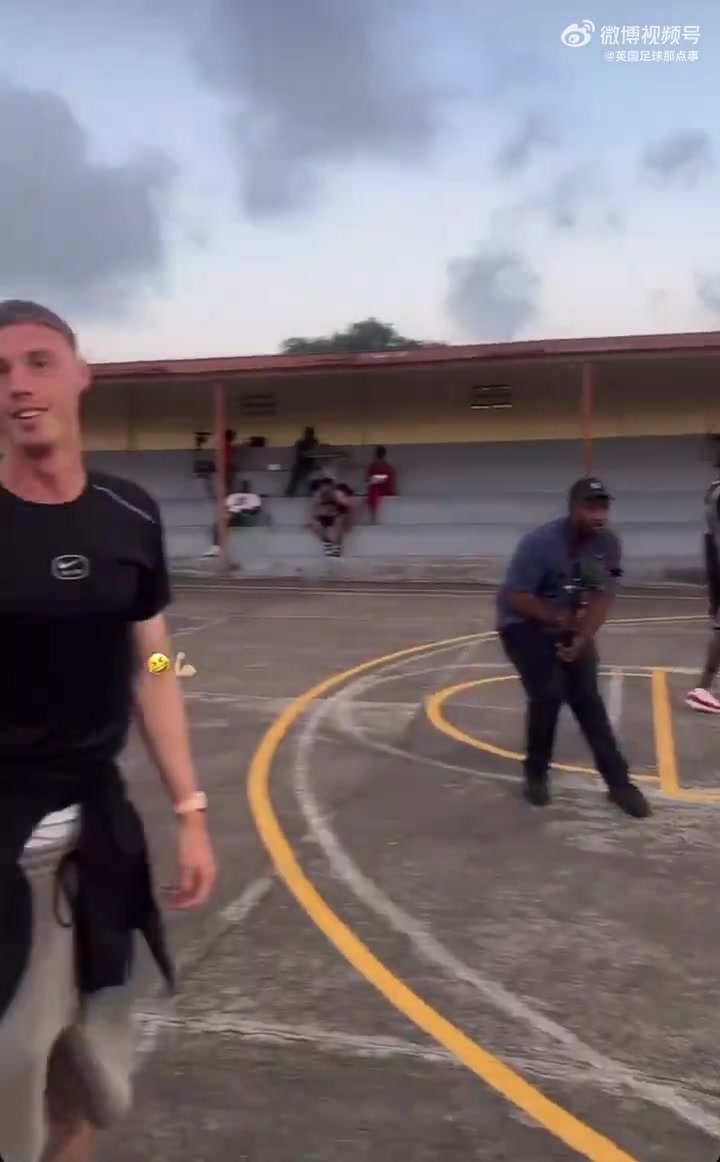 开云-爱游戏-篮球少年帕尔默🥶🏀手起刀落投进3分球