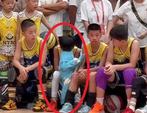 开云-爱游戏-中国篮球的希望！NYBO总决赛超耐斯惜败文艺二校 小菜鸡泪洒球场