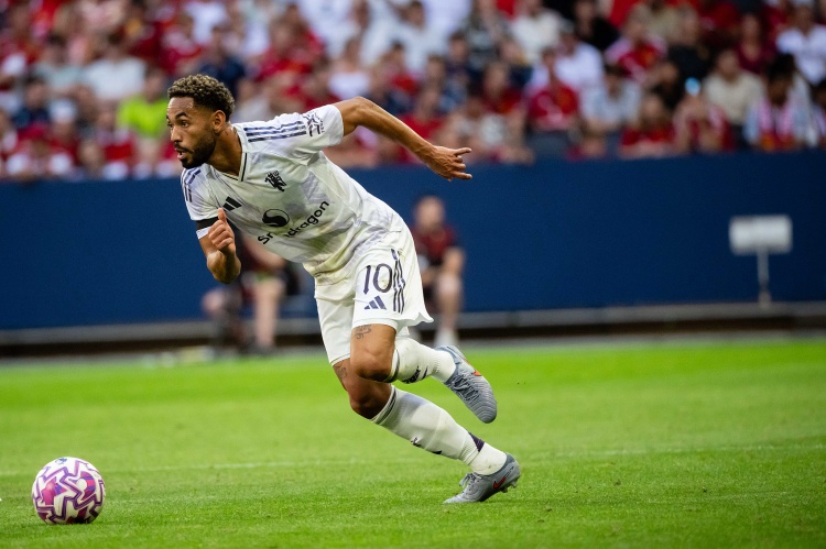 Kaiyun Sports-开云体育-队友评价库尼亚：作为对手与队友感受截然不同；他完美契合曼联需求