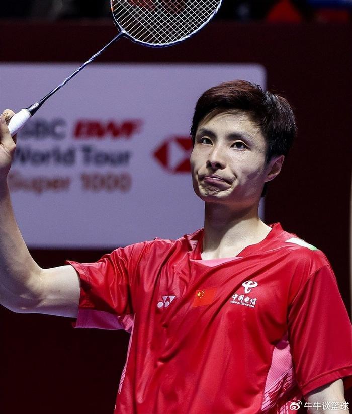Kaiyun Sports-开云体育-大将风度，石宇奇2-1小波波夫进8强，令人窒息的比赛却气定神闲