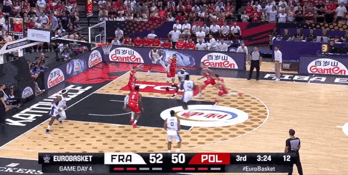 开云-爱游戏-势不可挡！亚布塞莱暂停回来连得5分已得23分，再次打停波兰