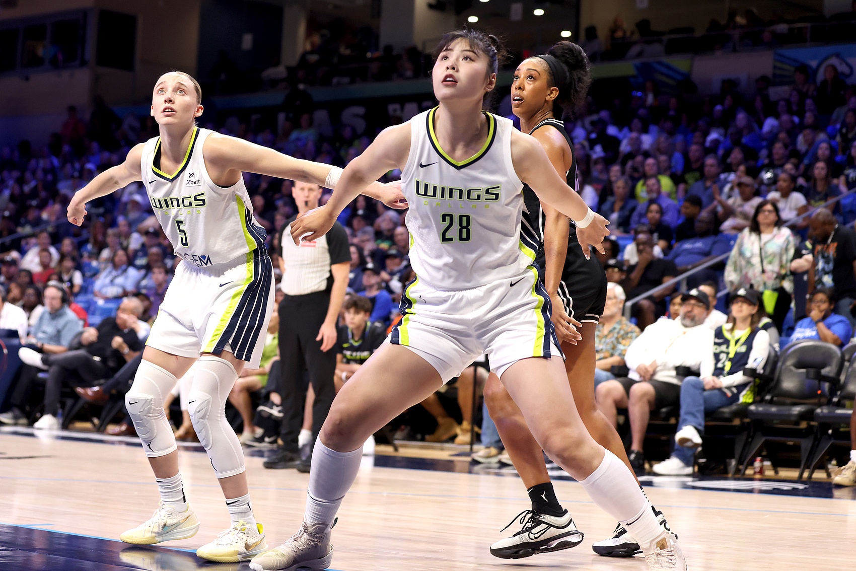 开云登录入口-李月汝评价佩奇：外表高冷实则童心未泯，幽默风趣爱玩闹