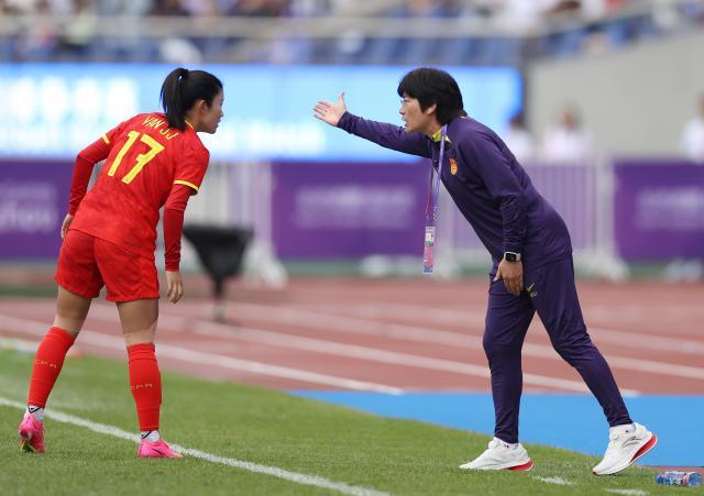 Kaiyun Sports-开云体育-5战轰36球仅获铜牌 更残酷的奥预赛女足如何调整？