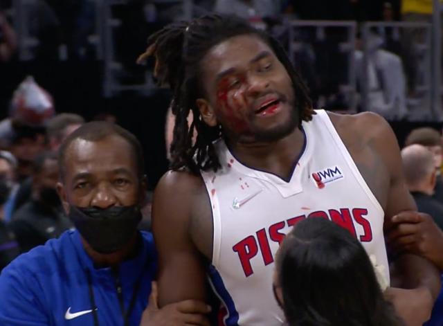 开云体育平台-向詹姆斯发起癫狂的冲刺 斯图尔特真是个恶棍吗？